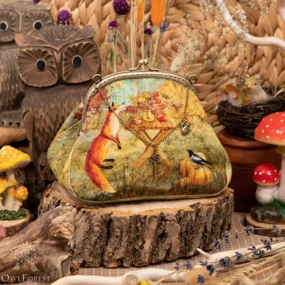 Клатч на фермуаре «Лисы»