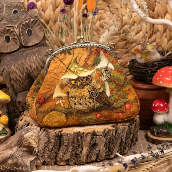 Клатч на фермуаре «Сова в шапочке»