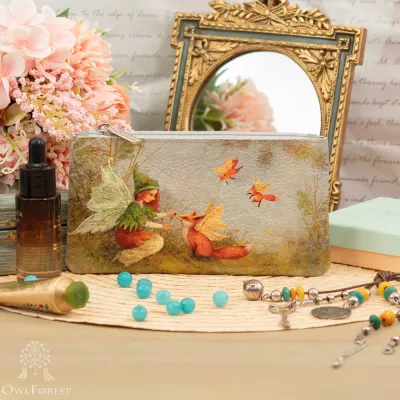 Косметичка кожаная «Феечка и лисы»