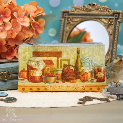 Косметичка кожаная «Полочка с вареньем»