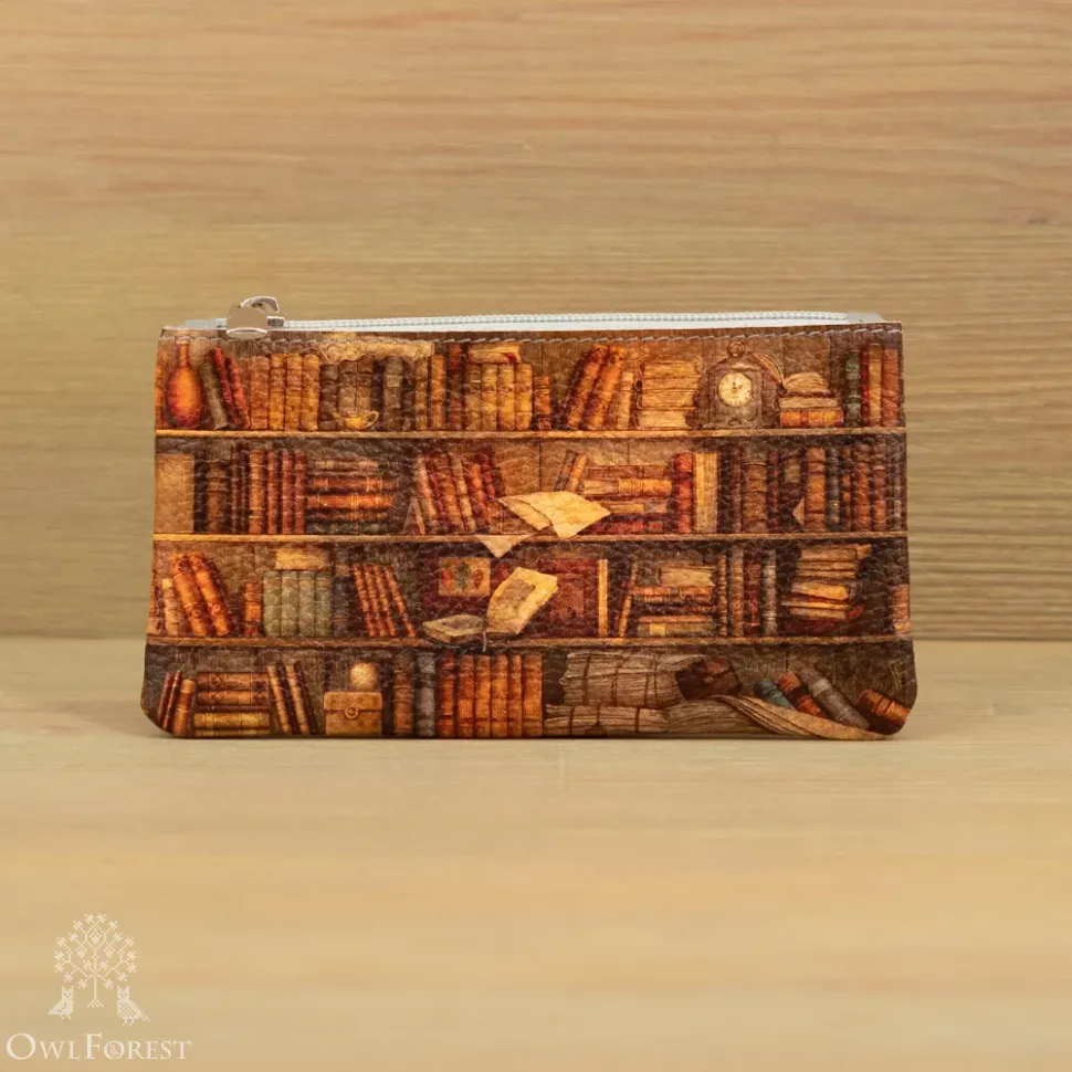 Косметичка кожаная «Книжный шкаф»