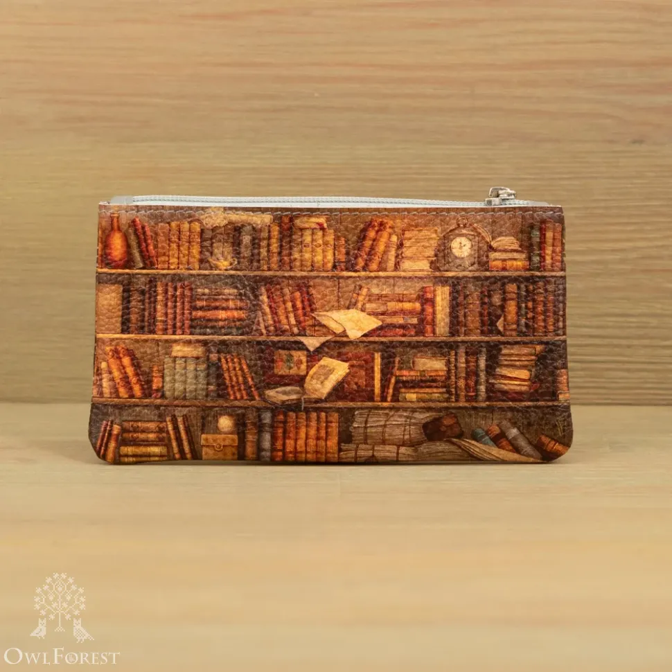 Косметичка кожаная «Книжный шкаф»