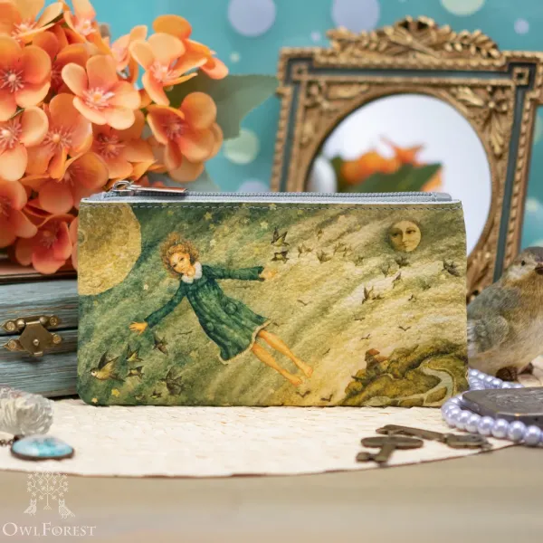 Косметичка кожаная «Летящая девочка»